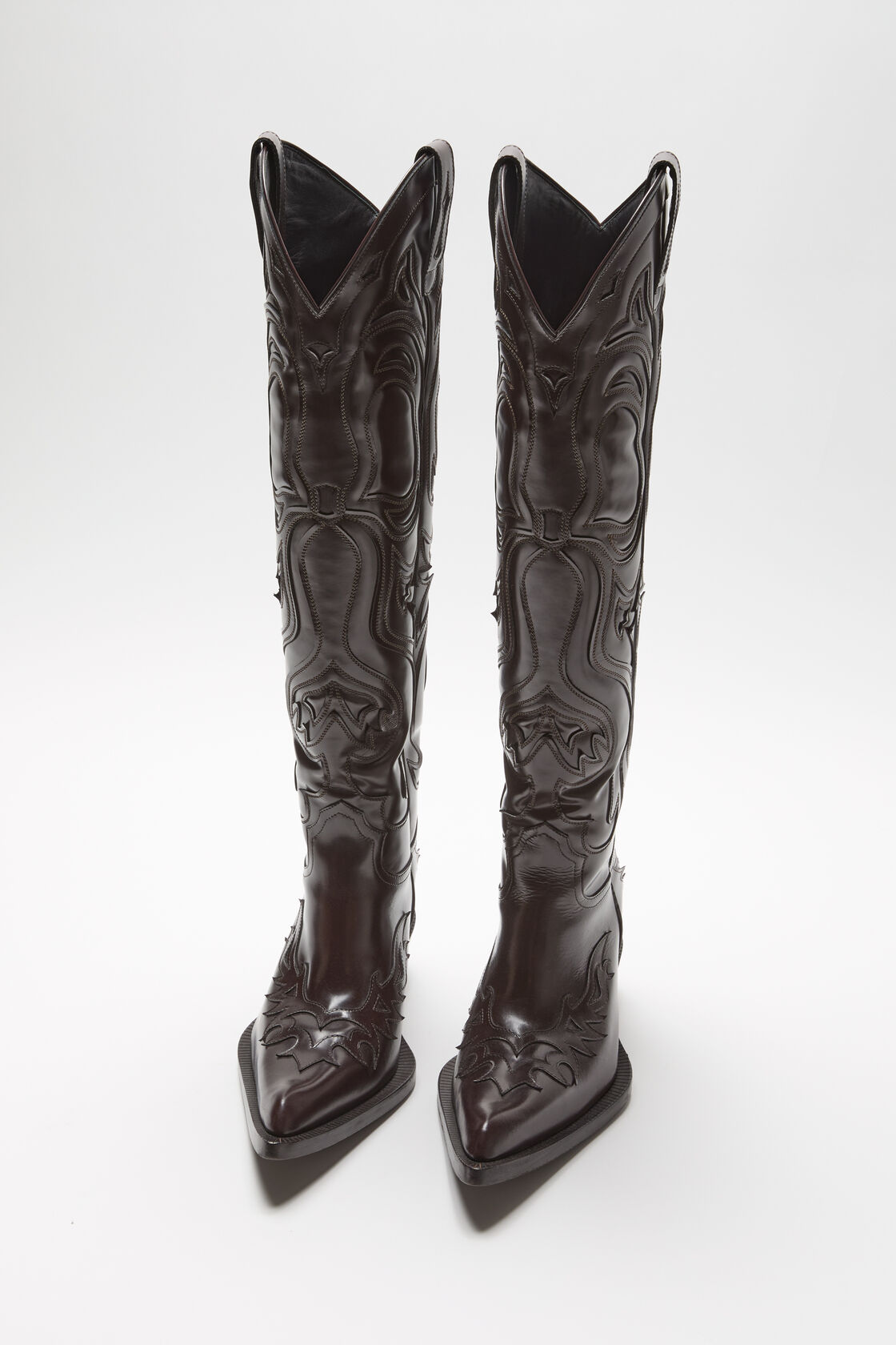 Spetsad cowboystövle
