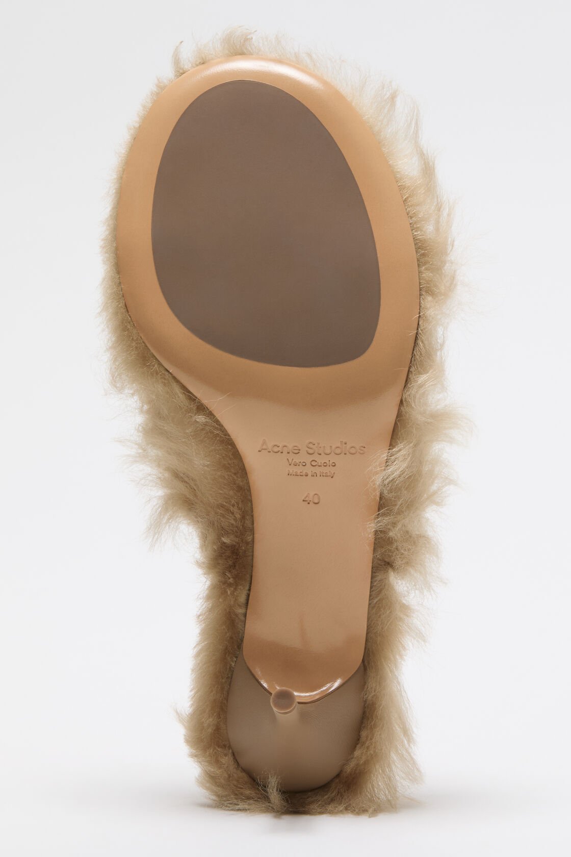 Fjädrig kattkäppsandaler