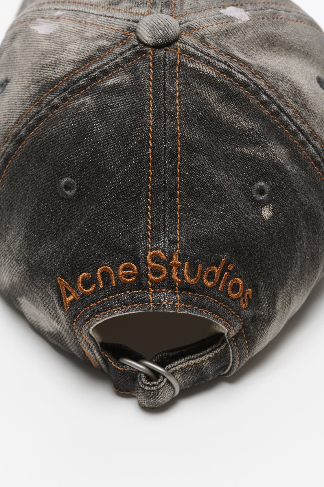 Vårdad denimhatt
