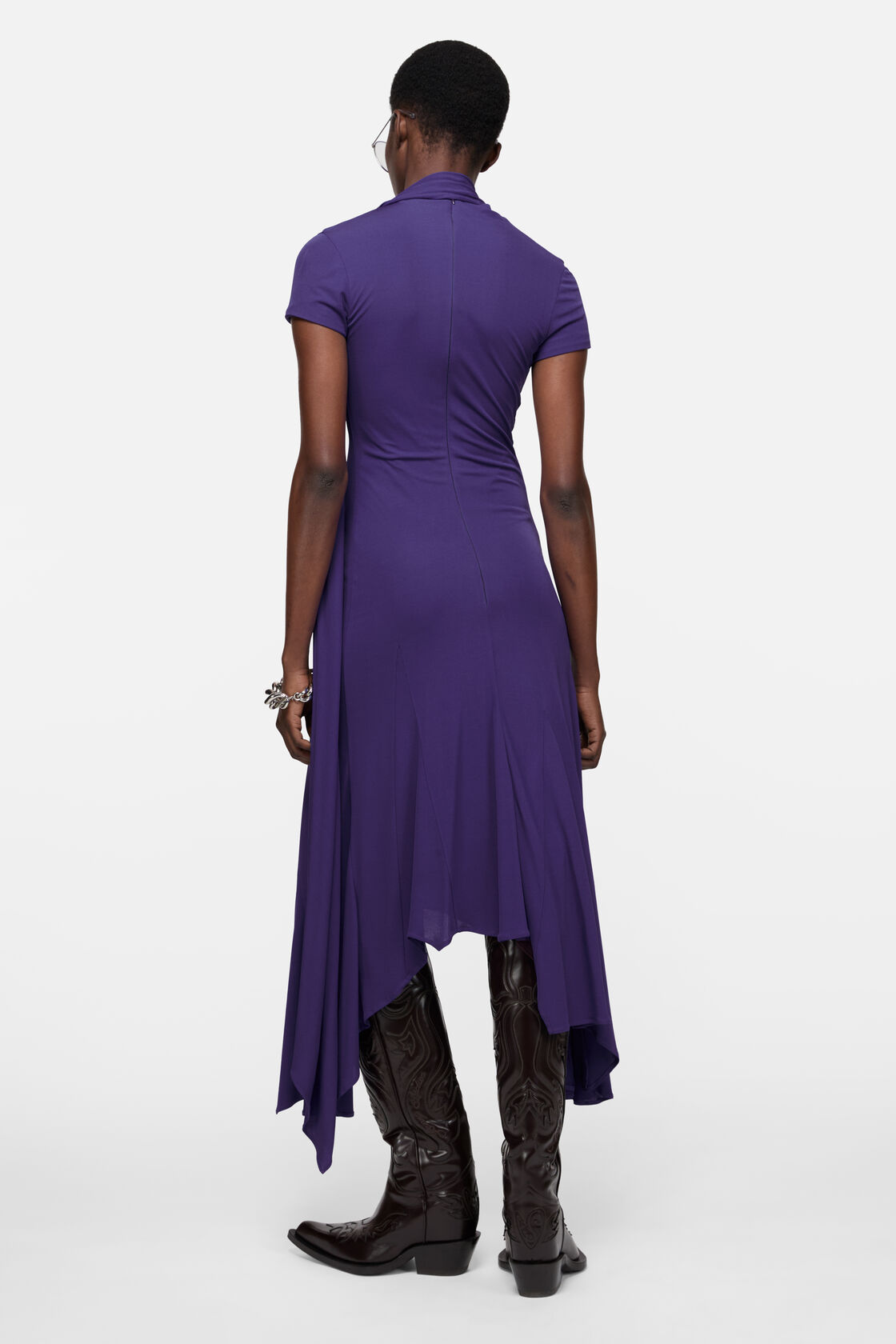 Lagerad midi-dress