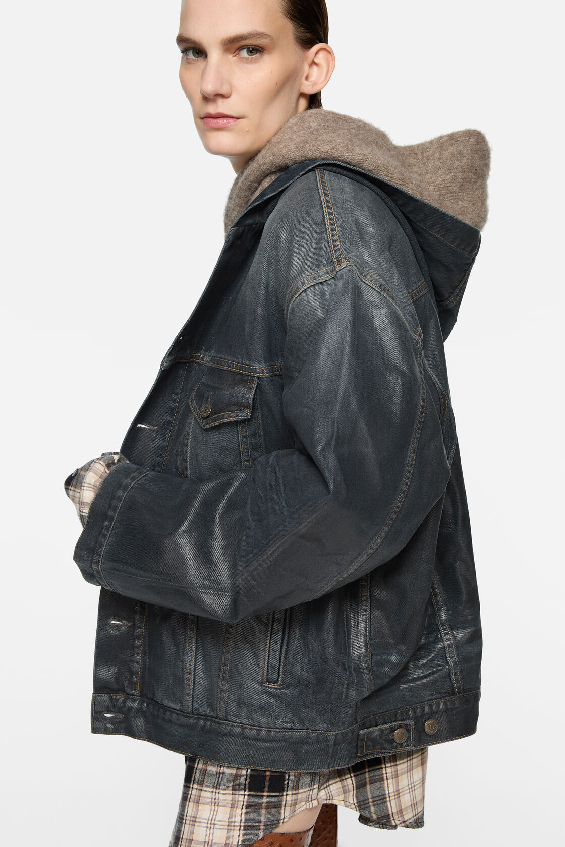 Denimjacka med huvud
