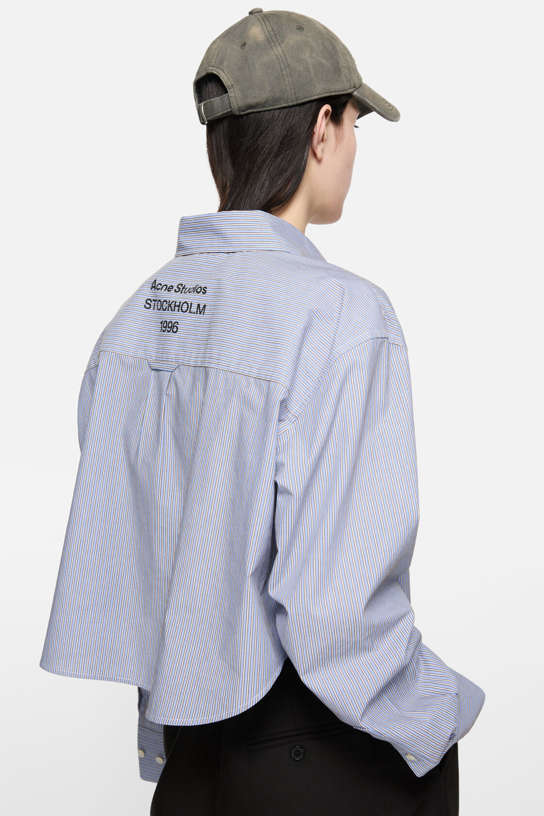 Kort pinstripe knäppshirt
