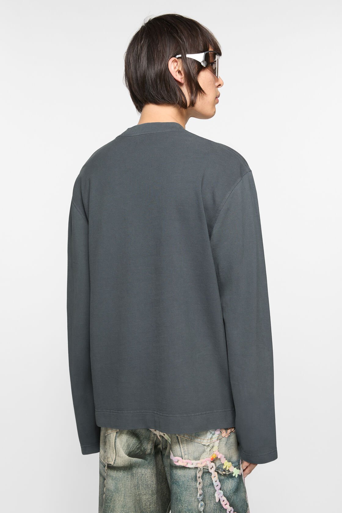 Stickad logotyp-T-shirt