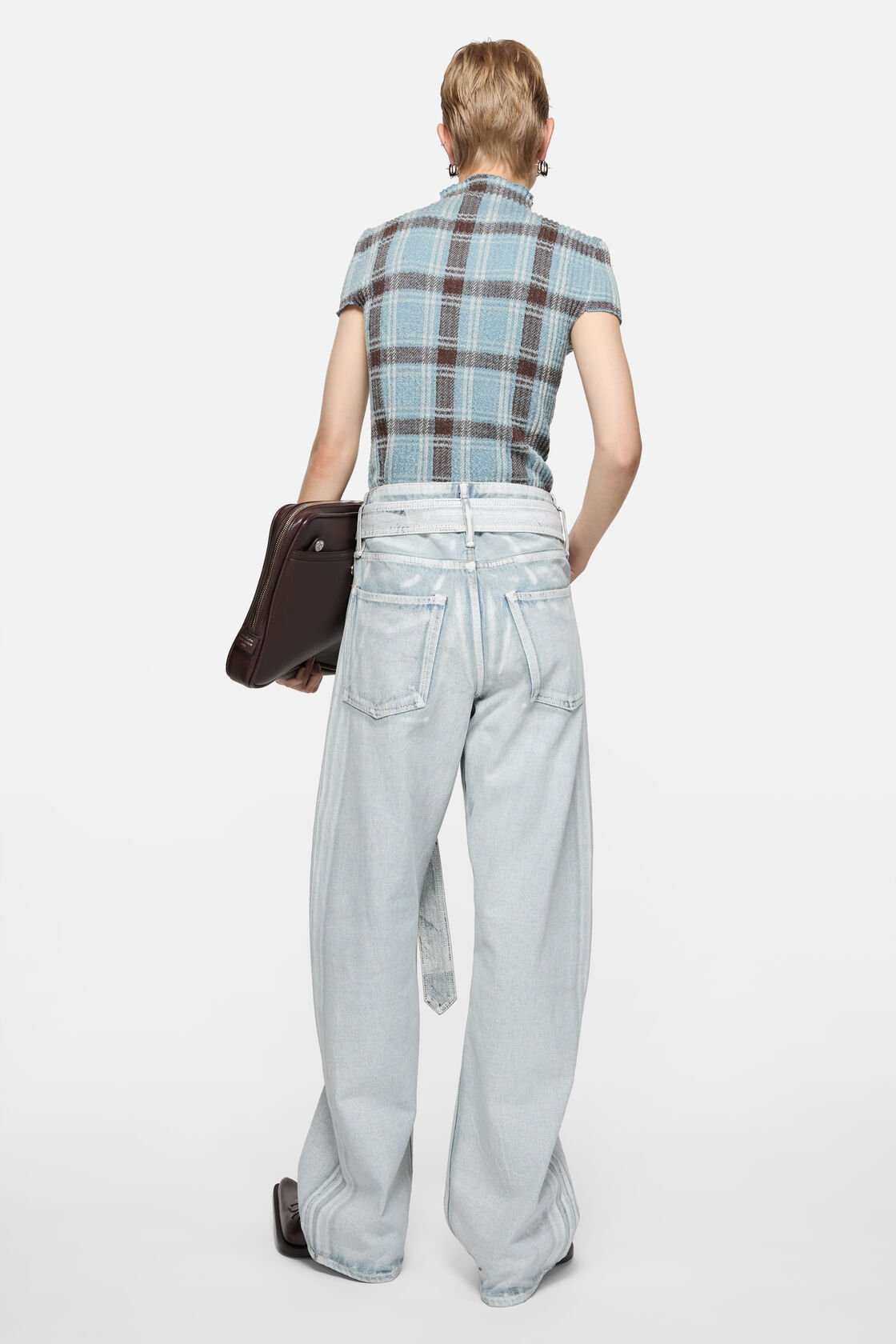 Kvinnliga jeans med värre