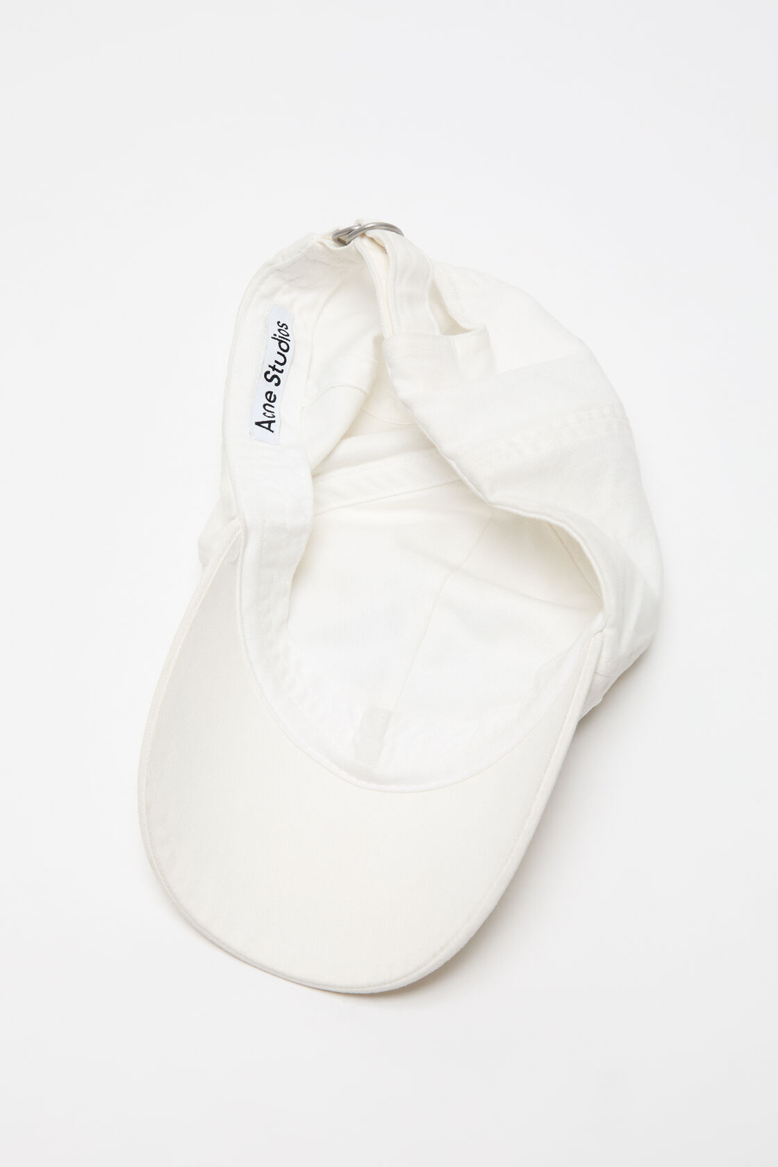 Stickad logotyp hat