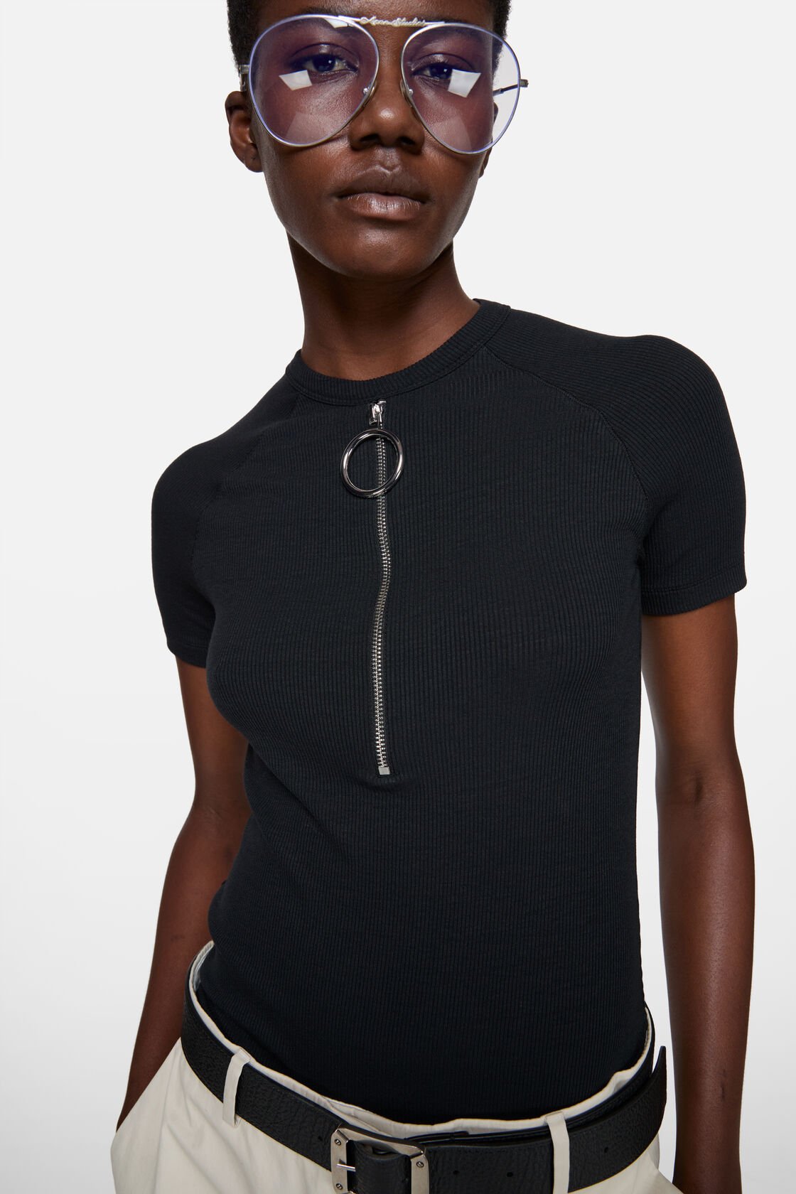 Ripplad T-shirt med dragkedja