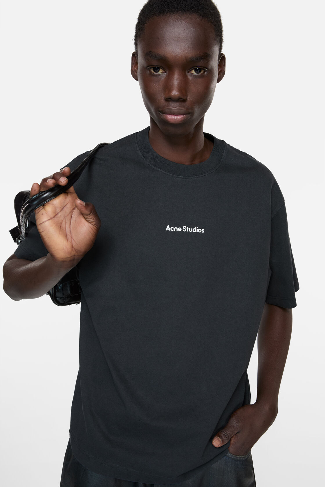 T-shirt med stämpellogotyp - Lätt passform