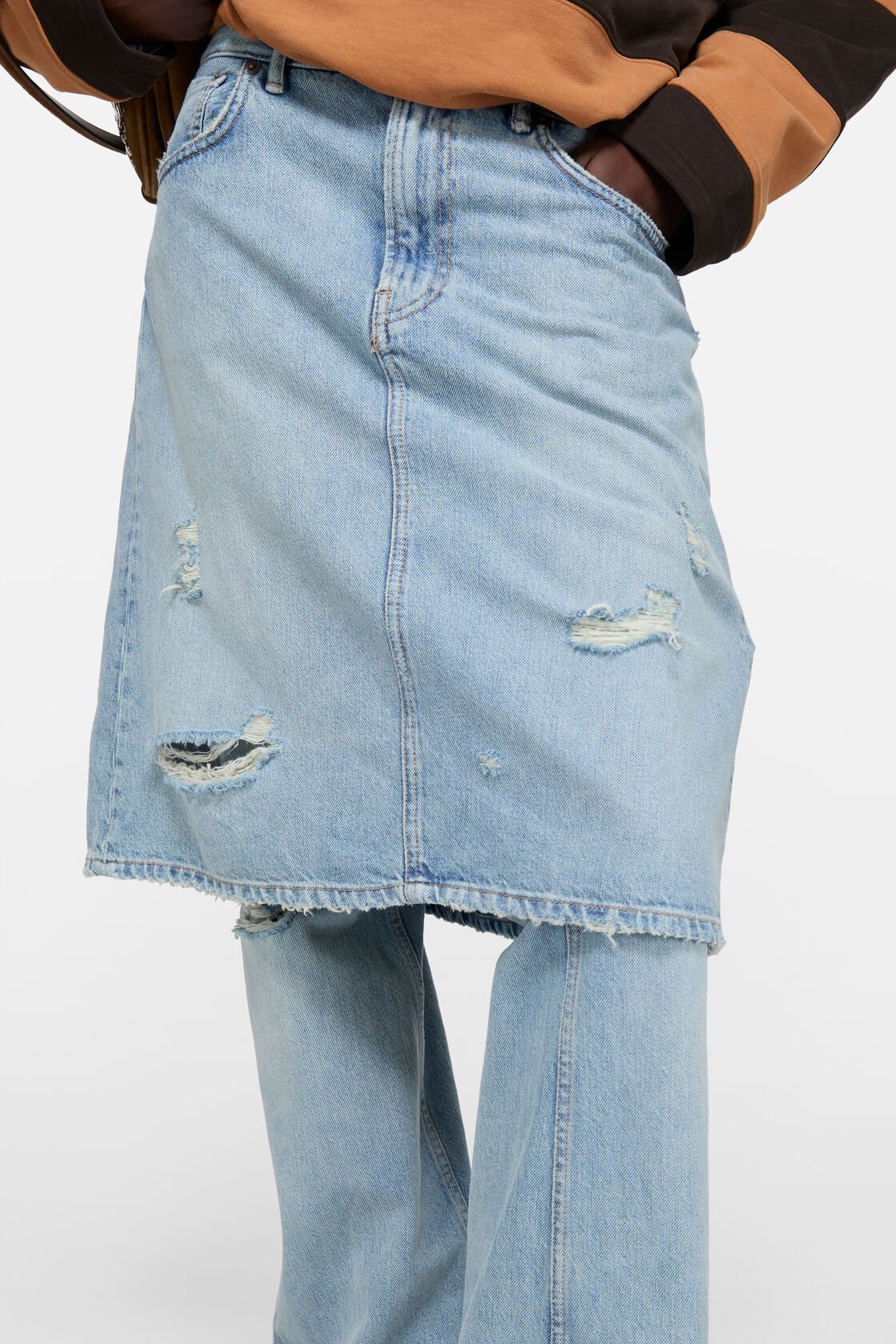 Lagerade jeansbyxor