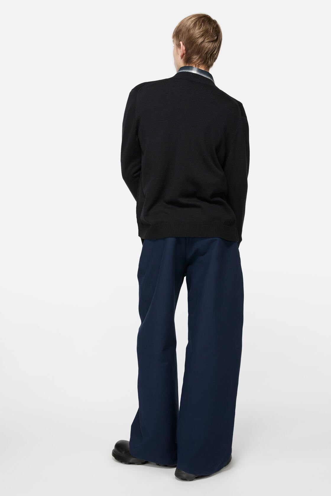 Crewneck-båglogotyp-kardigan